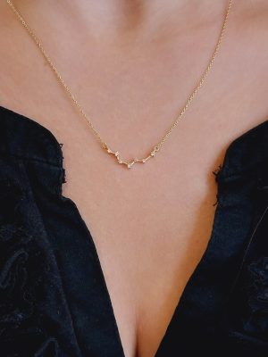 Sparkling Elegance 14K Gold Diamond Pisces Zodiac Necklace | Oceans of Beauty 18K Gold Pisces Necklace with Diamonds | Bestfriend Gift